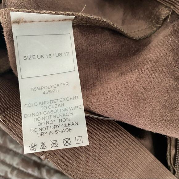 Maniere De Voir Vegan Faux Leather Brown Ribbed Patent Leggings Moto NWT size 12 - Picture 14 of 15